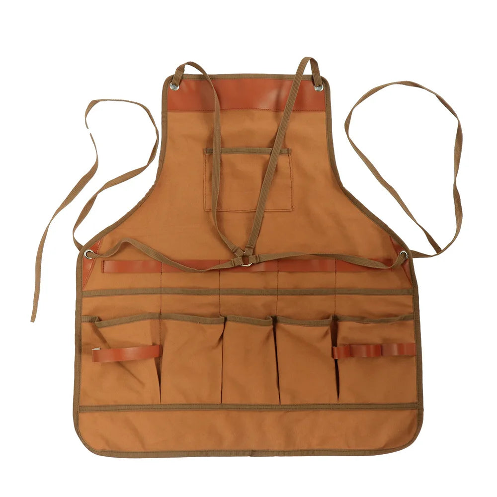 Tablier multi-poches sur fond blanc